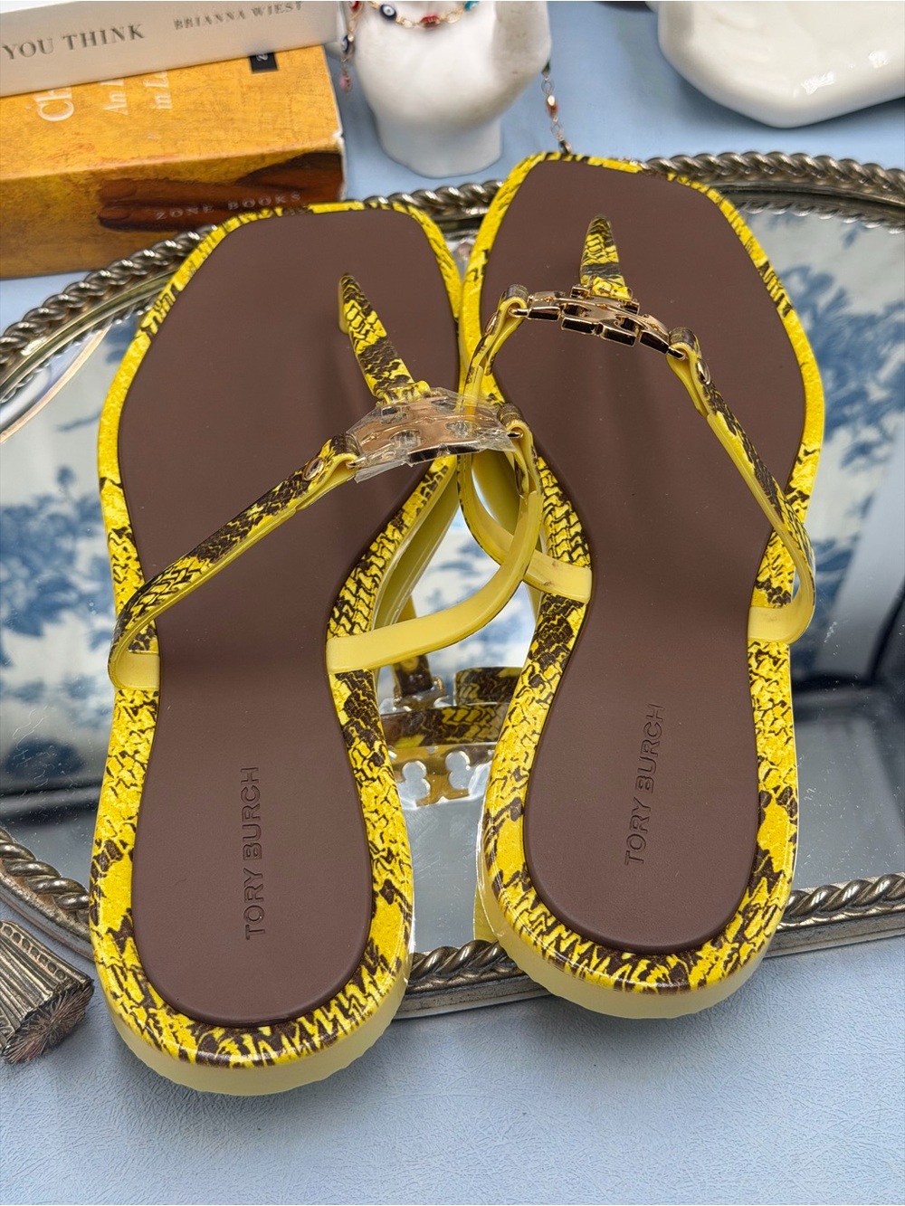 🆕 TORY BURCH 🧿 NWOB Roxanne Rubber Sandals, Brown & Yellow Lizard - Sz 7 - Picture 8 of 10